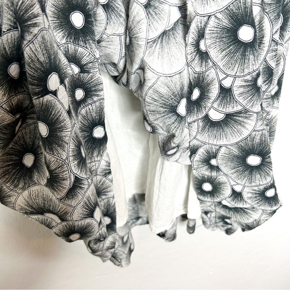 Lavand. Abstract Floral Print Sleeveless Mini Dress Black and White Small S - Picture 5 of 9